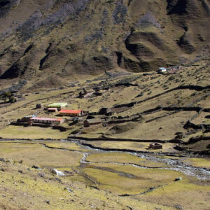 Lares Trek To Machupicchu Via Huaran